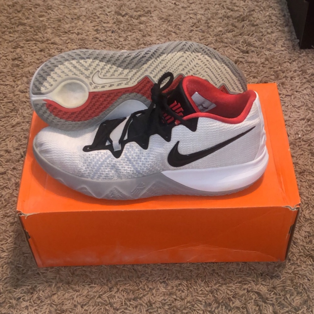 Kyrie Flytrap - image 3